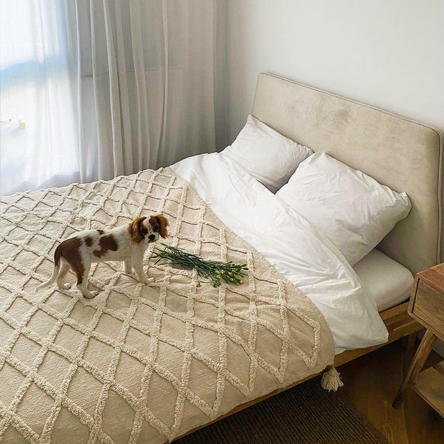 Łóżko do sypialni w stylu japońskim azjatycka sypialnia minimalistyczna japandi 7