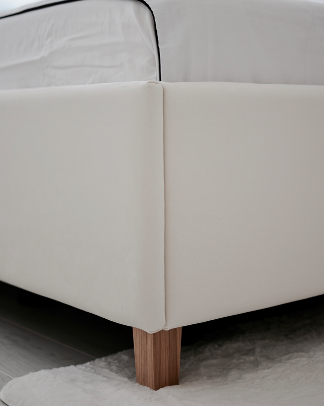 Łóżko tapicerowane z pojemnikiem Slim